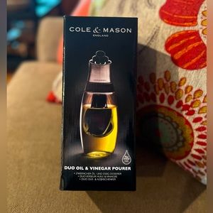 Cole & Mason duo oil and vinegar pourer. New in box.